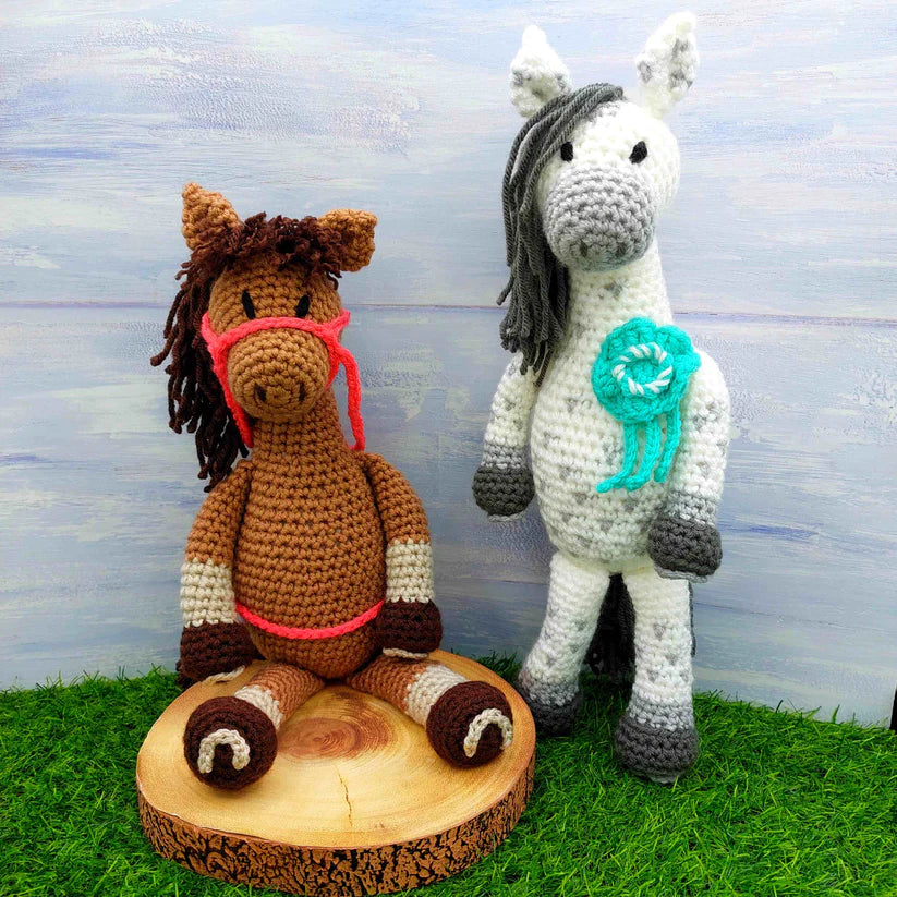 Wee Woolly Wonderfuls - Sundance and Storm the Horses