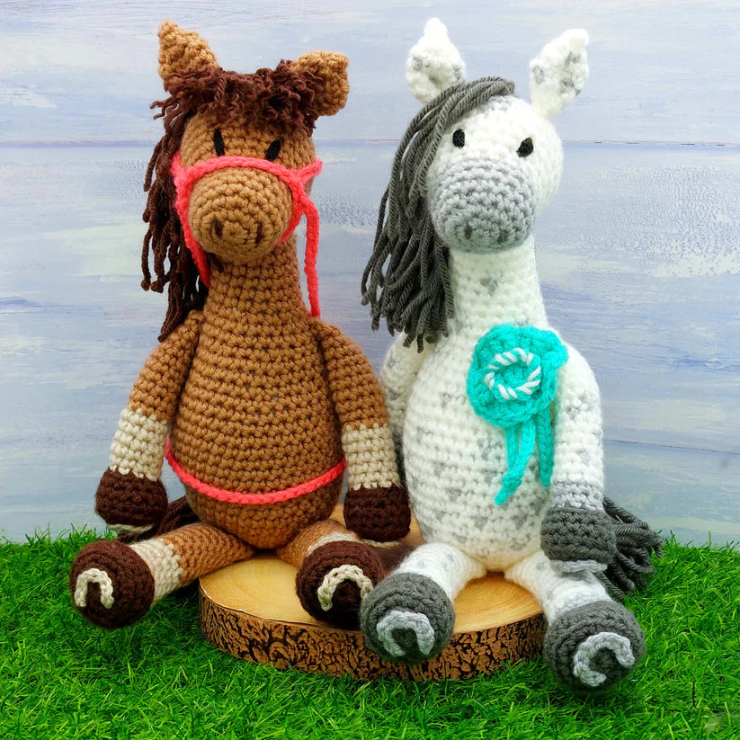 Wee Woolly Wonderfuls - Sundance and Storm the Horses