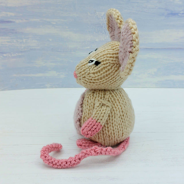 Wee Woolly Wonderfuls - Mabel The Mouse Knitting Pattern